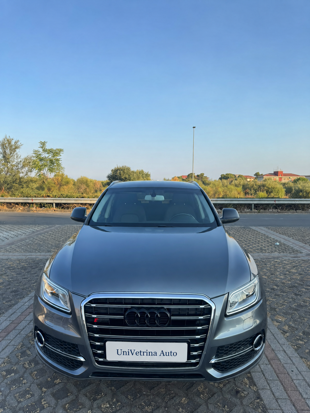 Audi Q5 2.0 TDI Quattro 2013 vista frontale