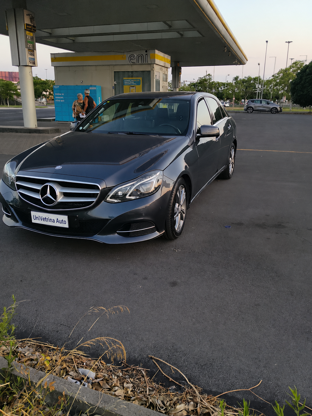 Mercedes-Benz Classe E 350 BlueTEC 2015 vista anteriore tre quarti