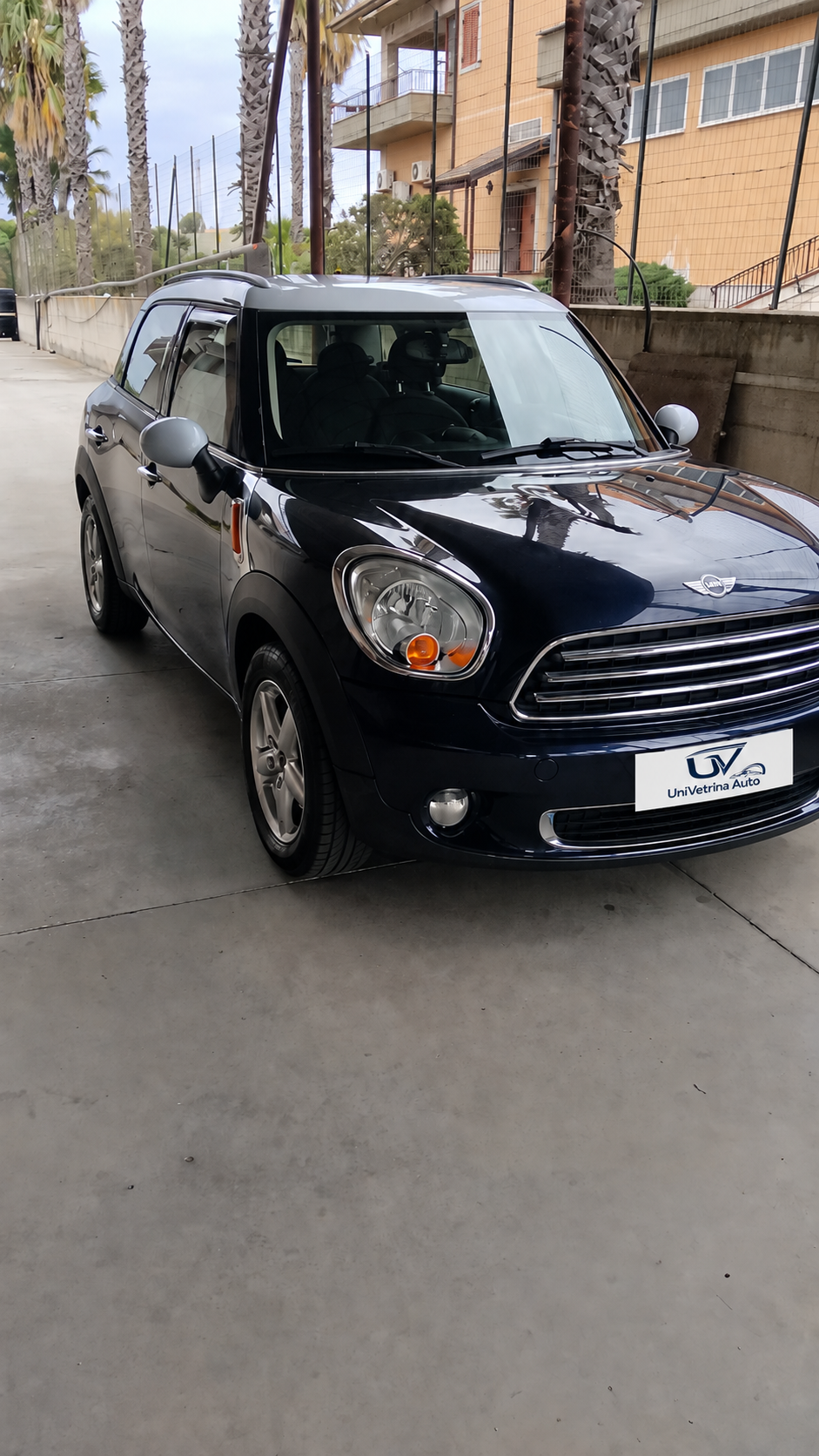 MINI Countryman Cooper R60 1.6 122 CV 2012 vista anteriore tre quarti